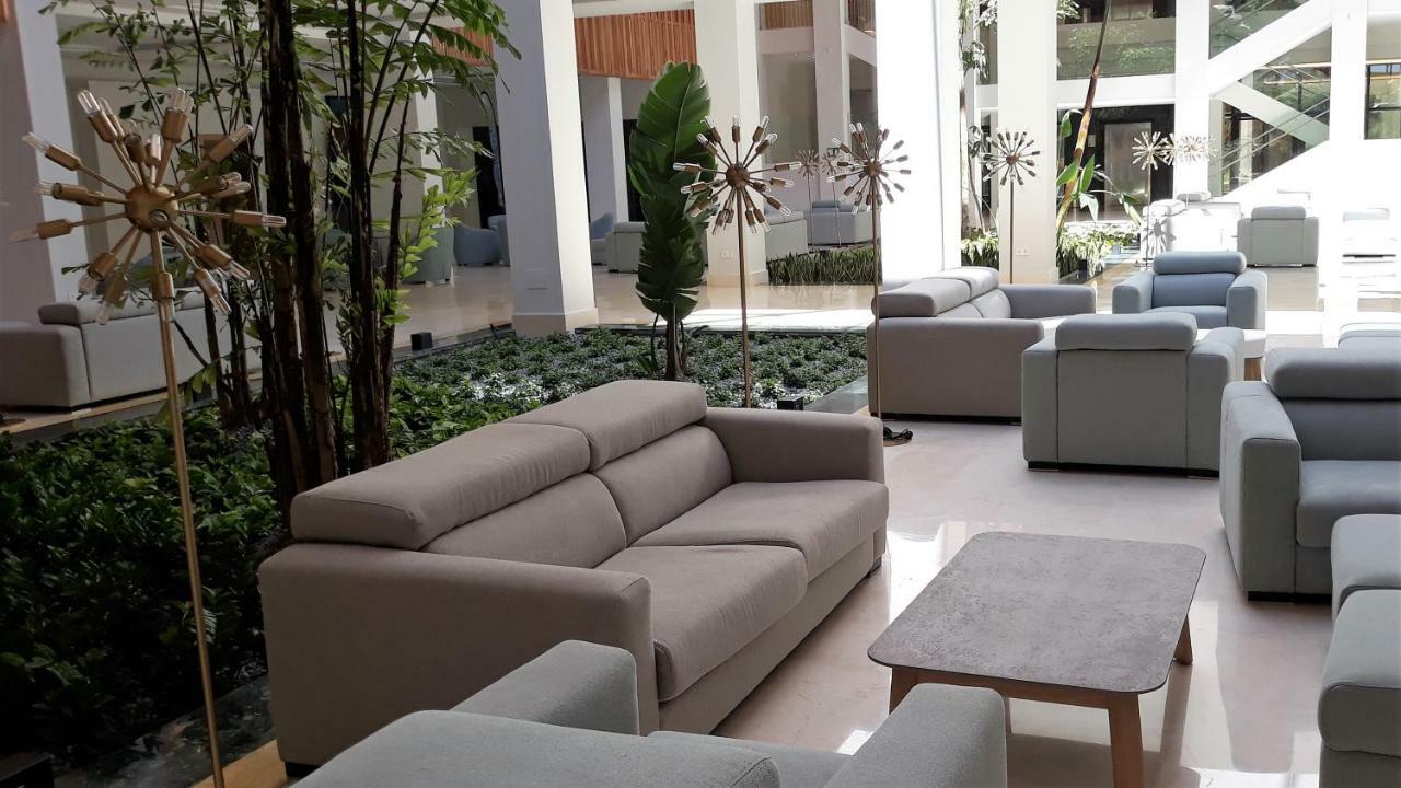 Hipotels Barrosa Park (Adults Only) شيكلانا دي لا فرونتيرا المظهر الخارجي الصورة